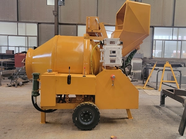 礦用濕噴臺(tái)車(chē)，礦用混凝土泵，礦用攪拌機(jī)發(fā)貨